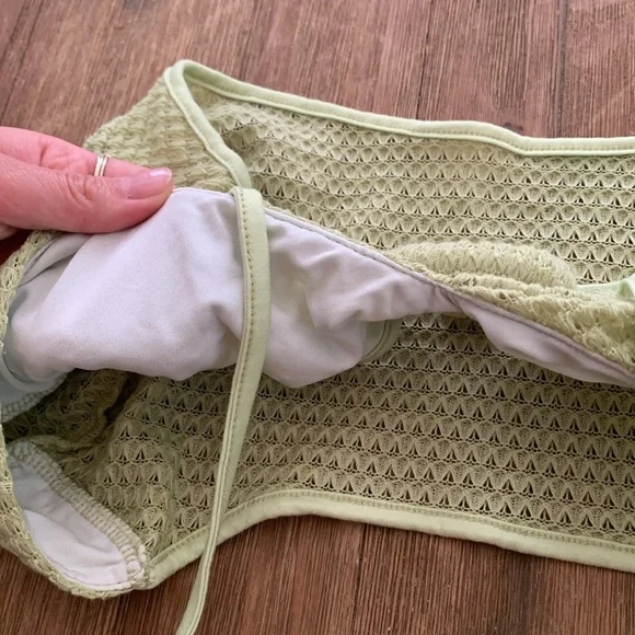 Long Sleeve Summer Green Crop Top with Ties - Picture 6 of 9